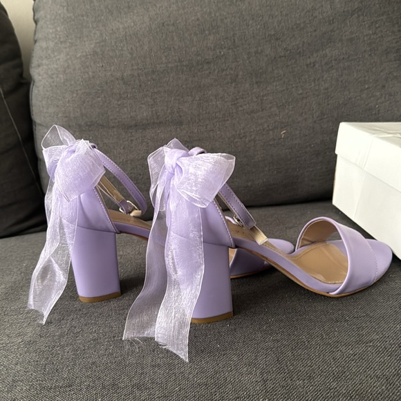 PURPLE BOW HEELS - Picture 3 of 4